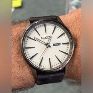 Nixon Sentry, leather strap, brown, new battery.